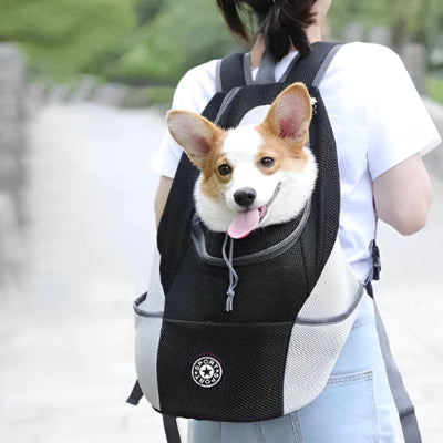 Femme portant son petit chien dans Sac à dos pour chien Compagnon Voyage noir