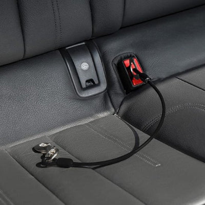 laisse pour chien voiture attachée sur siège