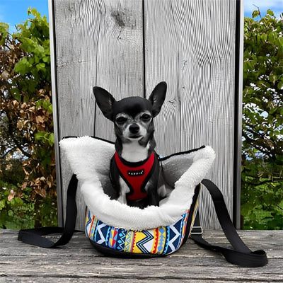 sac de transport chien Voyage confort ethnique avec petit chien posé dedans